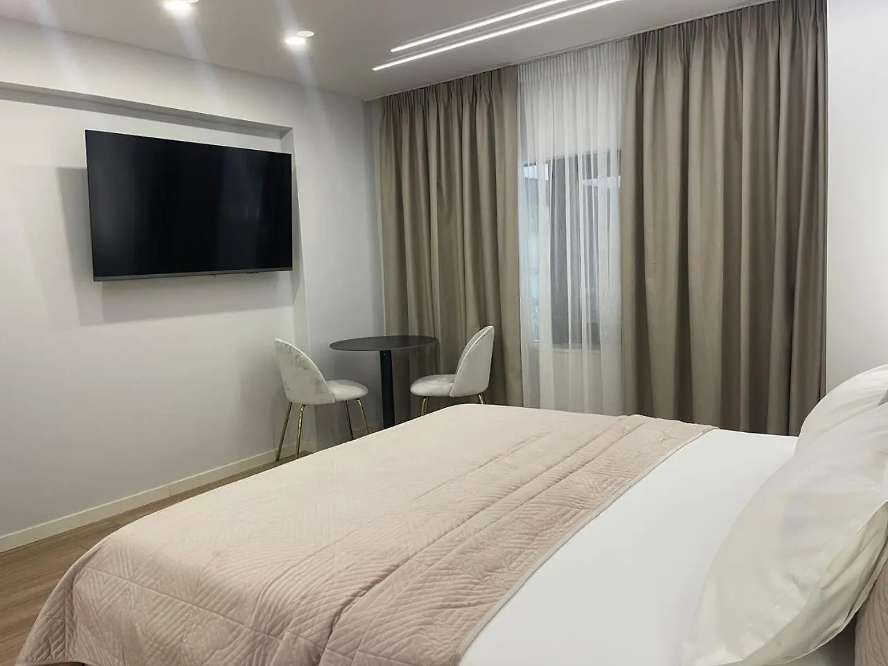 Apartment Room 3 Tirana Albania